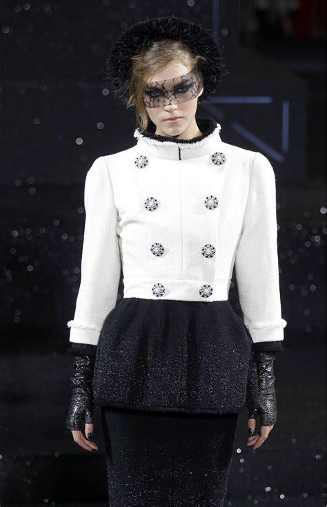 Chanel Fall 2011 Couture Collection 